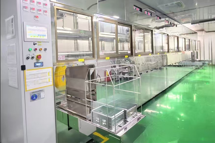 Fully automatic ultrasonic cleaning line